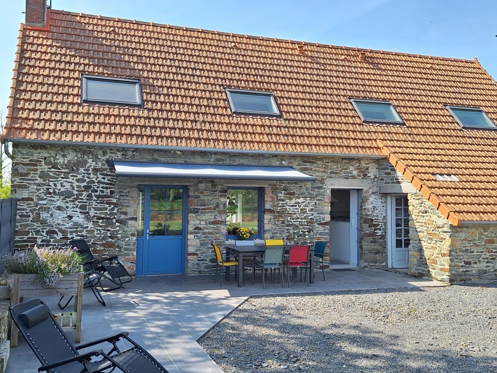 Les Hirondelles De La Baie Villa Vains Luaran gambar