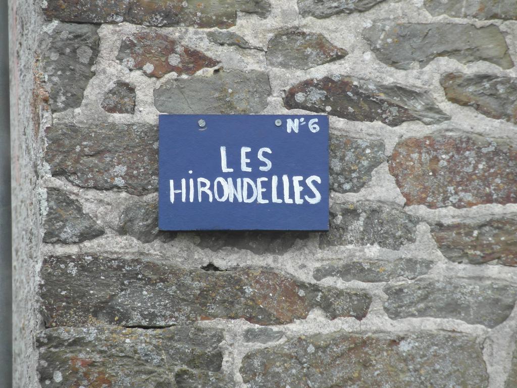 Les Hirondelles De La Baie Villa Vains Luaran gambar