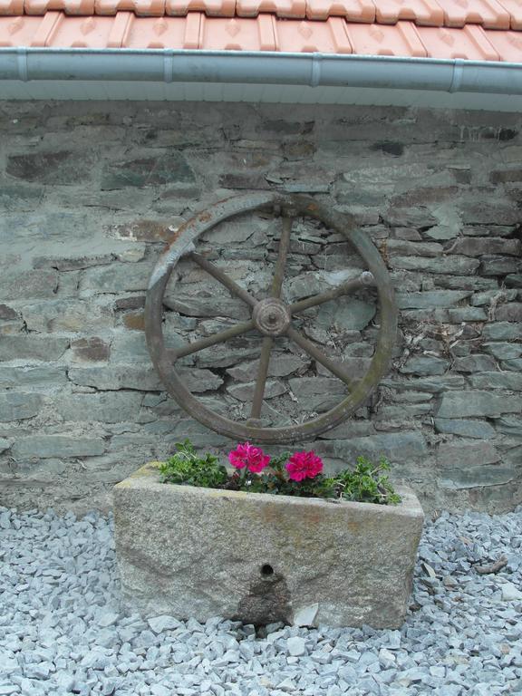 Les Hirondelles De La Baie Villa Vains Luaran gambar